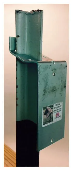 90 Degree T-Post Mounting Bracket