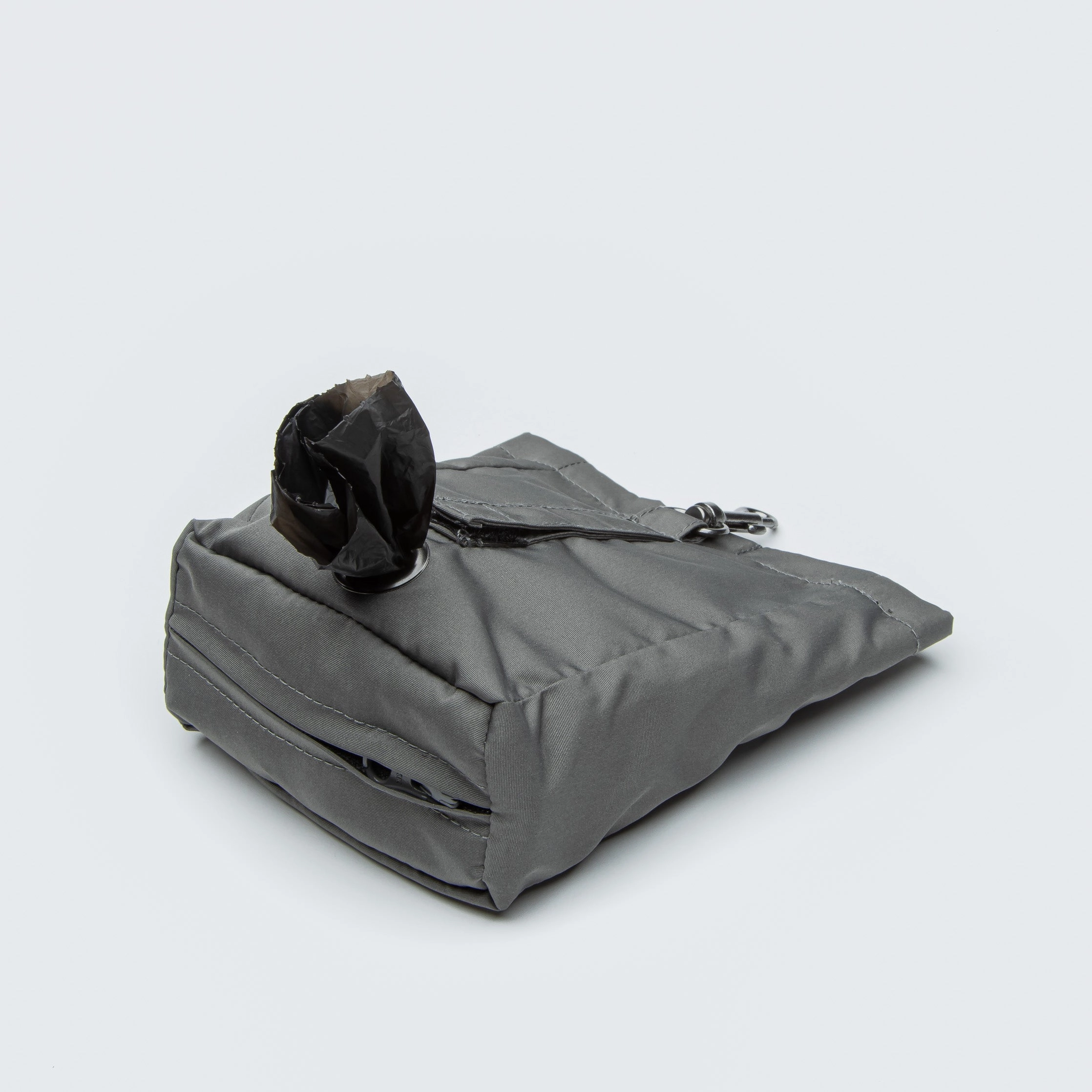 Cloud7: Dog Treat Bag in Calgary Anthracite