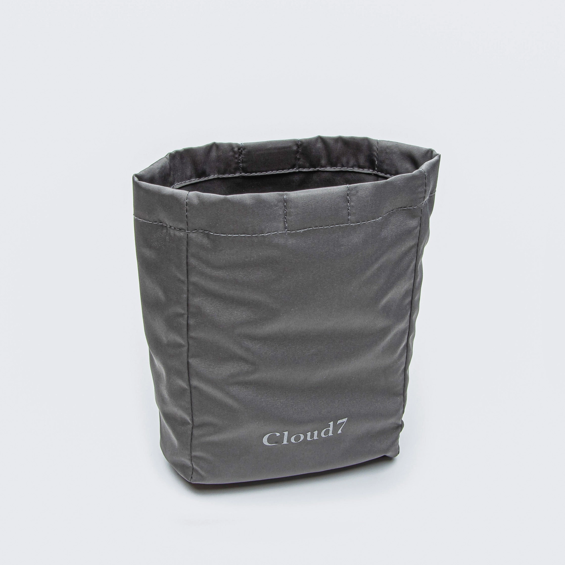 Cloud7: Dog Treat Bag in Calgary Anthracite