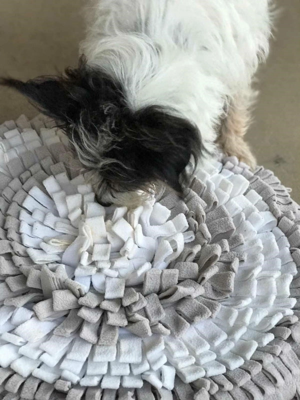 Grey & White round Snuffle Mat