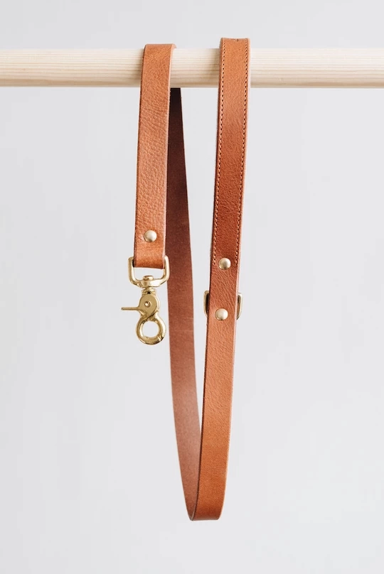 Hitch, Short Leather Dog Leash