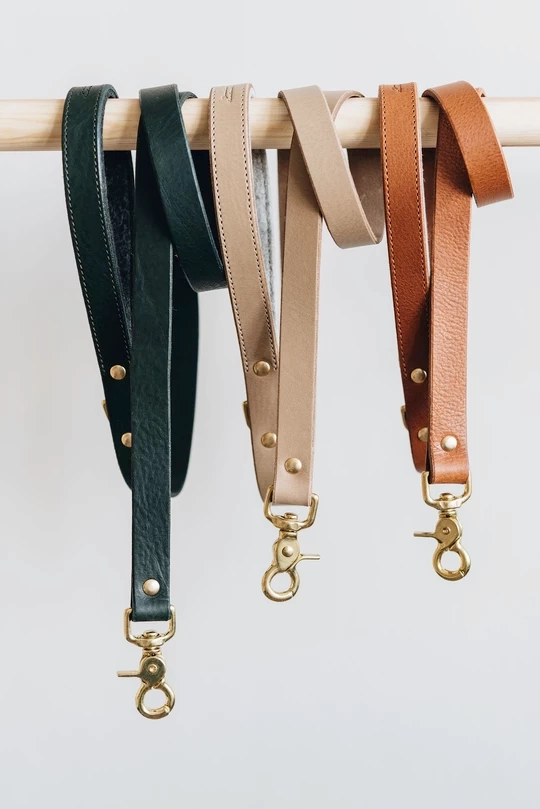 Hitch, Short Leather Dog Leash