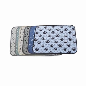 LeYouPet Washable Pee Pad Underpad Liner 90cm x 75cm Assorted Colours dog training treats training clicker crate training set travel bowl portable water bottle