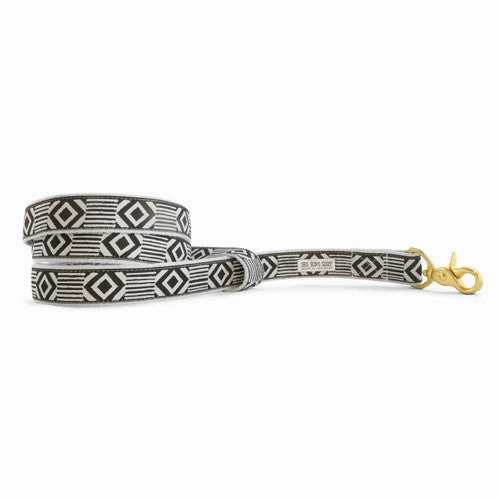 Out of My Box Leash, Black and Cream