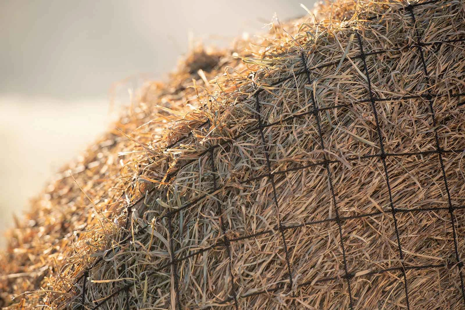 Texas Haynet Livestock Hay Bale Net for Round or Square Bales